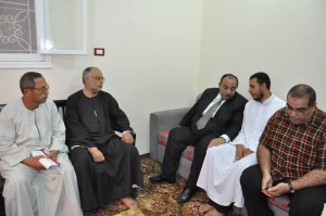 محافظ القليوبية مع اسرة الشهيد