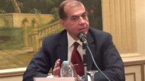 اللواء أحمد عبد المنعم سيد احمد الأمين العام لوزارة التنمية المحلية