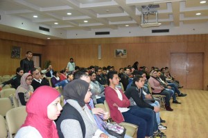 حنان مع الحضور