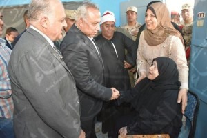 المحافظ يصافح 4