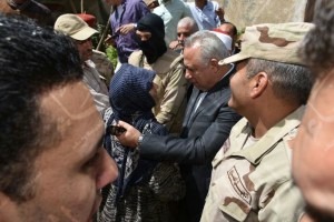 المحافظ يصافح 7