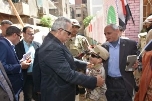 طفل بالزي العسكري 3